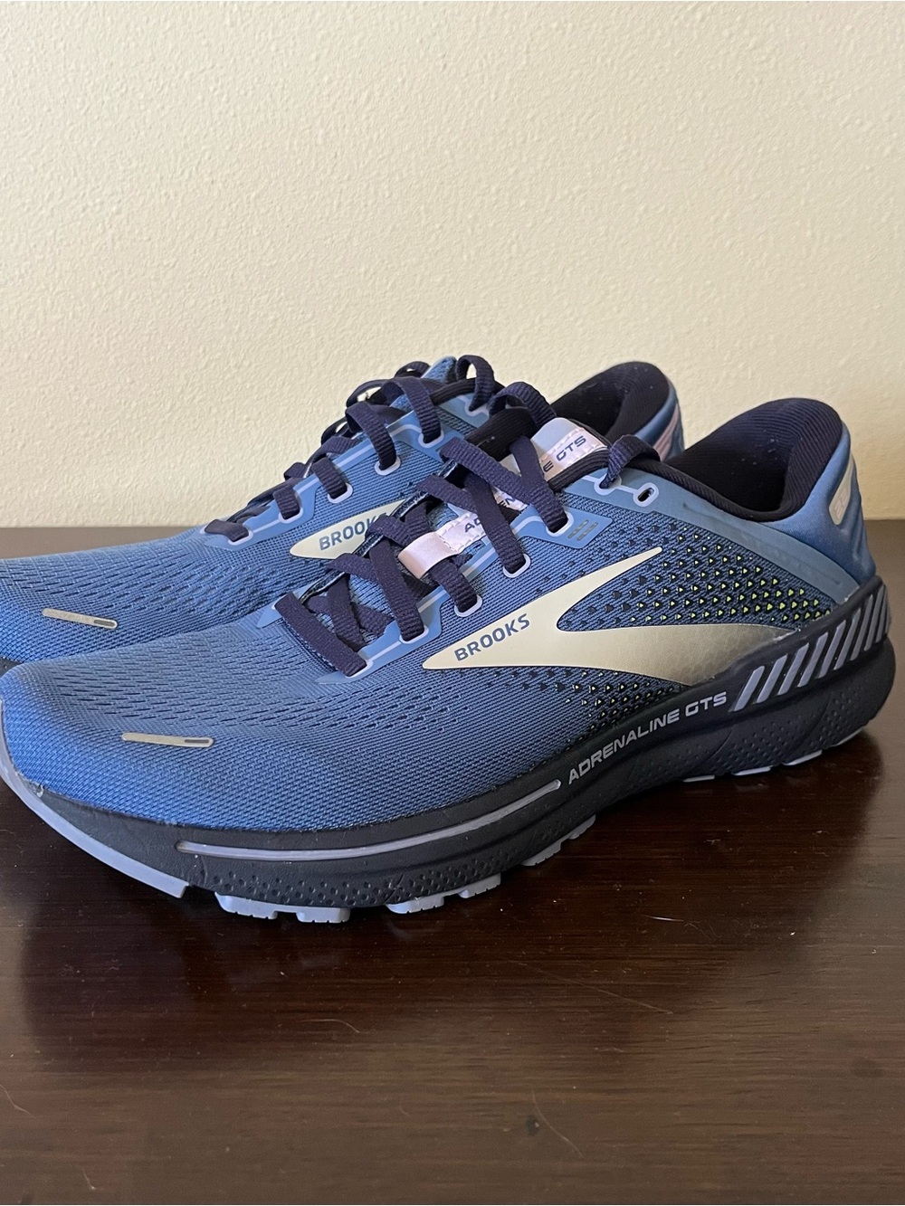 BROOKS Adrenaline GTS 22 size 11